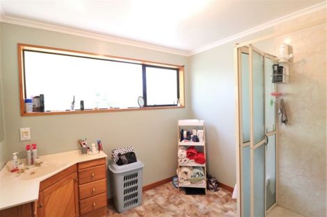 Photo of property in 2 Manse Road, Pahurehure, Papakura, 2113