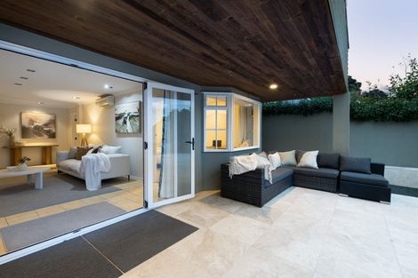 Photo of property in 147 Churchill Road, Rothesay Bay, Auckland, 0630