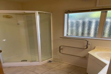 Photo of property in 8b Fenwick Avenue, Milford, Auckland, 0620