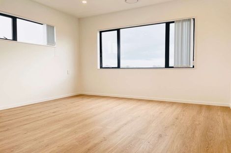 Photo of property in 40a Spencer Road, Pinehill, Auckland, 0632