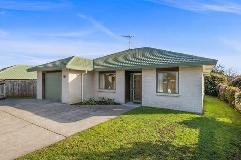 Photo of property in 8a Chilton Drive, Paraparaumu, 5032