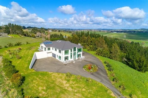 Photo of property in 2036 East Coast Road, Stillwater, Silverdale, 0993