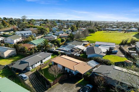 Photo of property in 2/76 Parrs Cross Road, Henderson, Auckland, 0612