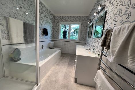 Photo of property in 44 Braid Road, St Andrews, Hamilton, 3200