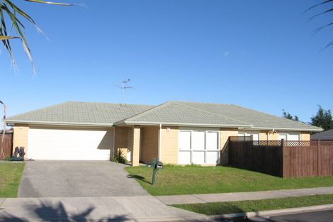 Photo of property in 20 Ashmere Lane, Weymouth, Auckland, 2103