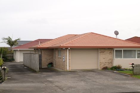 Photo of property in 1/329 Botany Road, Golflands, Auckland, 2013