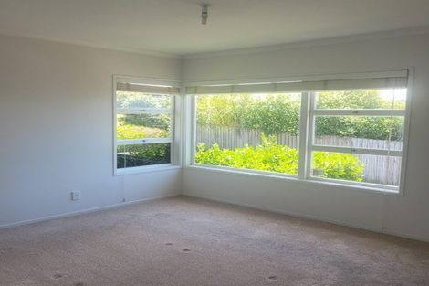 Photo of property in 11 Woodside Avenue, Northcote, Auckland, 0627