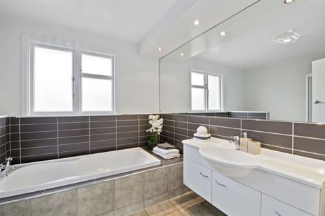 Photo of property in 55 Cuffs Road, Wainoni, Christchurch, 8061