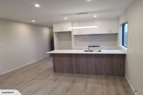 Photo of property in 37 Koroheke Road, Takanini, 2110