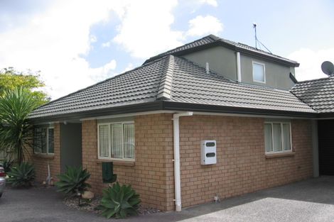 Photo of property in 5a Central Park Drive, Te Atatu South, Auckland, 0610