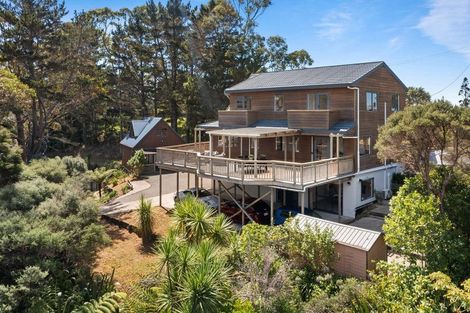Photo of property in 150 Wade River Road, Wade Heads, Whangaparaoa, 0932