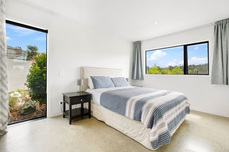 Photo of property in 9 Laguna Place, Matakatia, Whangaparaoa, 0930