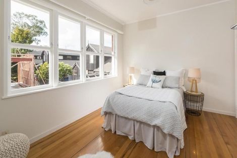 Photo of property in 3/3 Penzance Road, Mairangi Bay, Auckland, 0630