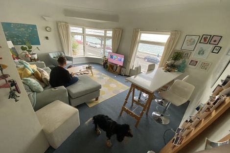 Photo of property in 182 Oriental Parade, Oriental Bay, Wellington, 6011