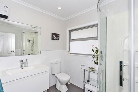 Photo of property in 13 Hanover Place, Pahurehure, Papakura, 2113