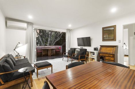 Photo of property in 2/5 Larchwood Avenue, Westmere, Auckland, 1022