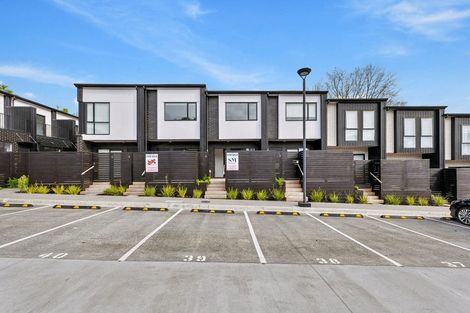 Photo of property in 19 Meg Lane, Glen Eden, 0602