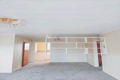 Photo of property in 1/36 Blacklock Avenue, Henderson, Auckland, 0612