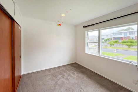 Photo of property in 12 Thomas Avenue, Te Atatu Peninsula, Auckland, 0610
