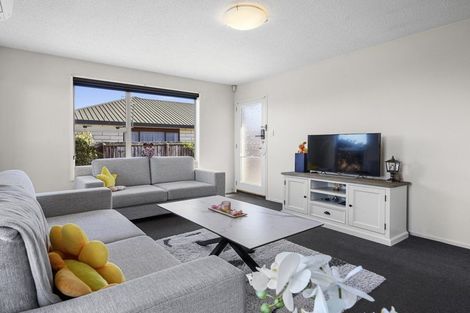 Photo of property in 1/125 Prestons Road, Redwood, Christchurch, 8051