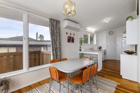 Photo of property in 25 Chatsworth Crescent, Pakuranga Heights, Auckland, 2010
