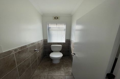 Photo of property in 1 Pepperdine Place, Albany, Auckland, 0632