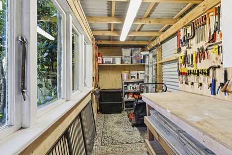 Photo of property in 33 Edinburgh Terrace, Berhampore, Wellington, 6023