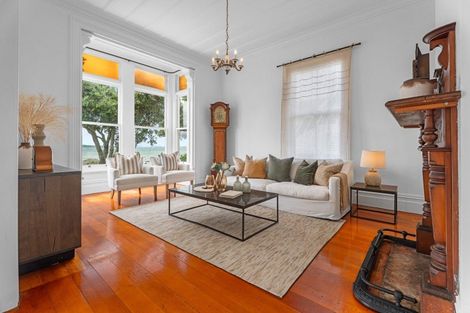 Photo of property in 36 Oxford Terrace, Devonport, Auckland, 0624