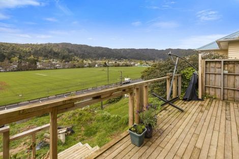 Photo of property in 274 George Street, Stokes Valley, Lower Hutt, 5019