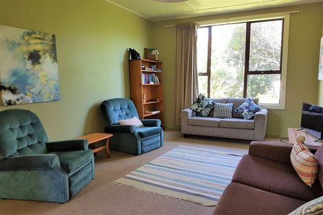 Photo of property in 33 Main Road, Hector, 7822