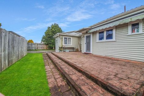 Photo of property in 16 Oxford Street, Fairfield, Hamilton, 3214