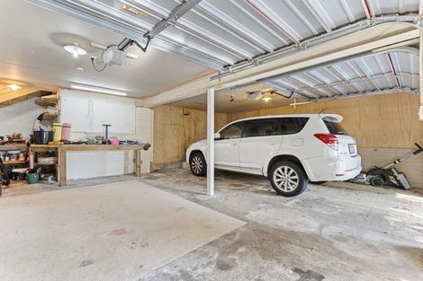 Photo of property in 105 Vivian Street, New Plymouth, 4310