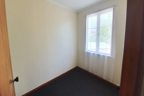 Photo of property in 5 Hurley Place, Kelston, Auckland, 0602