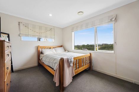 Photo of property in 8 Henriette Place, The Gardens, Auckland, 2105