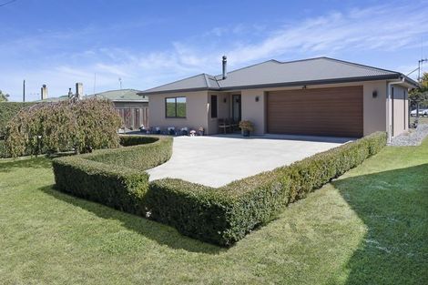 Photo of property in 1465 Kimbolton Road, Cheltenham, Feilding, 4777