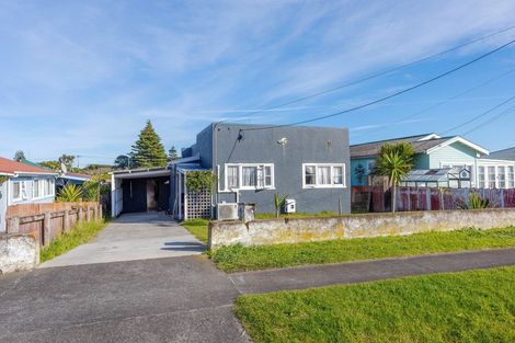 Photo of property in 17 Aotea Street, Castlecliff, Whanganui, 4501