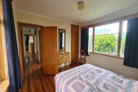 Photo of property in 33 Fox Street, Opunake, 4616