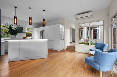 Photo of property in 38 Ravenstone Place, Chatswood, Auckland, 0626