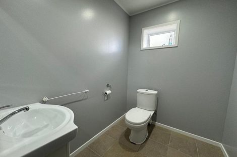 Photo of property in 9 Woodhouse Place, West Harbour, Auckland, 0618