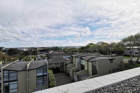 Photo of property in Maison Apartments, 212/16 Huron Street, Takapuna, Auckland, 0622
