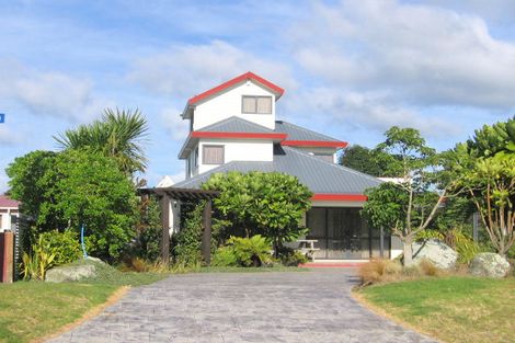 Photo of property in 123 Aickin Road, Whangamata, 3620