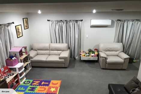 Photo of property in 16 Black Rock Road, Newlands, Wellington, 6037