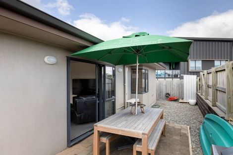 Photo of property in 6b Dickson Road, Papamoa Beach, Papamoa, 3118