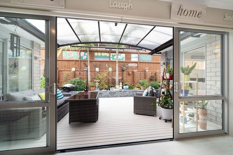 Photo of property in 16 Tararua Street, Massey, Auckland, 0614