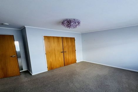 Photo of property in 3/74 West Coast Road, Glen Eden, Auckland, 0602