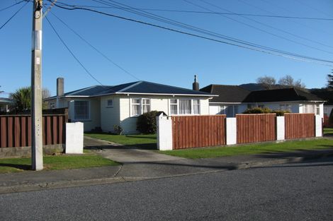 Photo of property in 5 Donnelley Drive, Wainuiomata, Lower Hutt, 5014