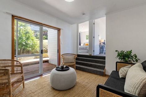 Photo of property in 26 Stewart Drive, Newlands, Wellington, 6037