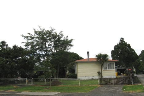 Photo of property in 84 Lauderdale Road, Birkdale, Auckland, 0626