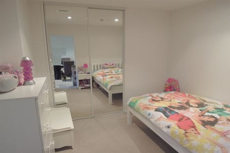 Photo of property in Shoal Haven Apartments, 207a/130 Anzac Street, Takapuna, Auckland, 0622