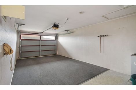 Photo of property in 2/56 Larnoch Road, Henderson, Auckland, 0610